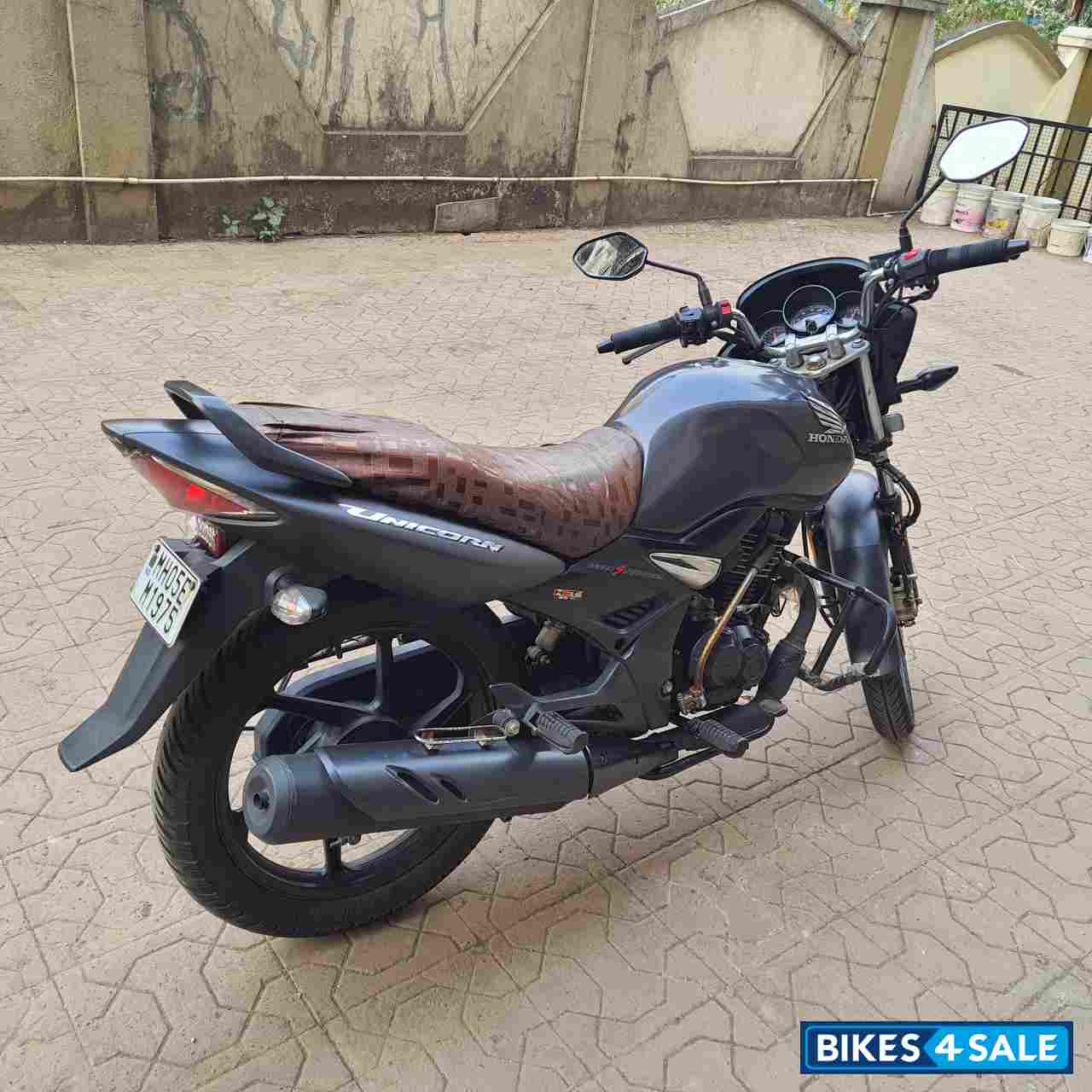 Grey Honda Unicorn 160 BS6