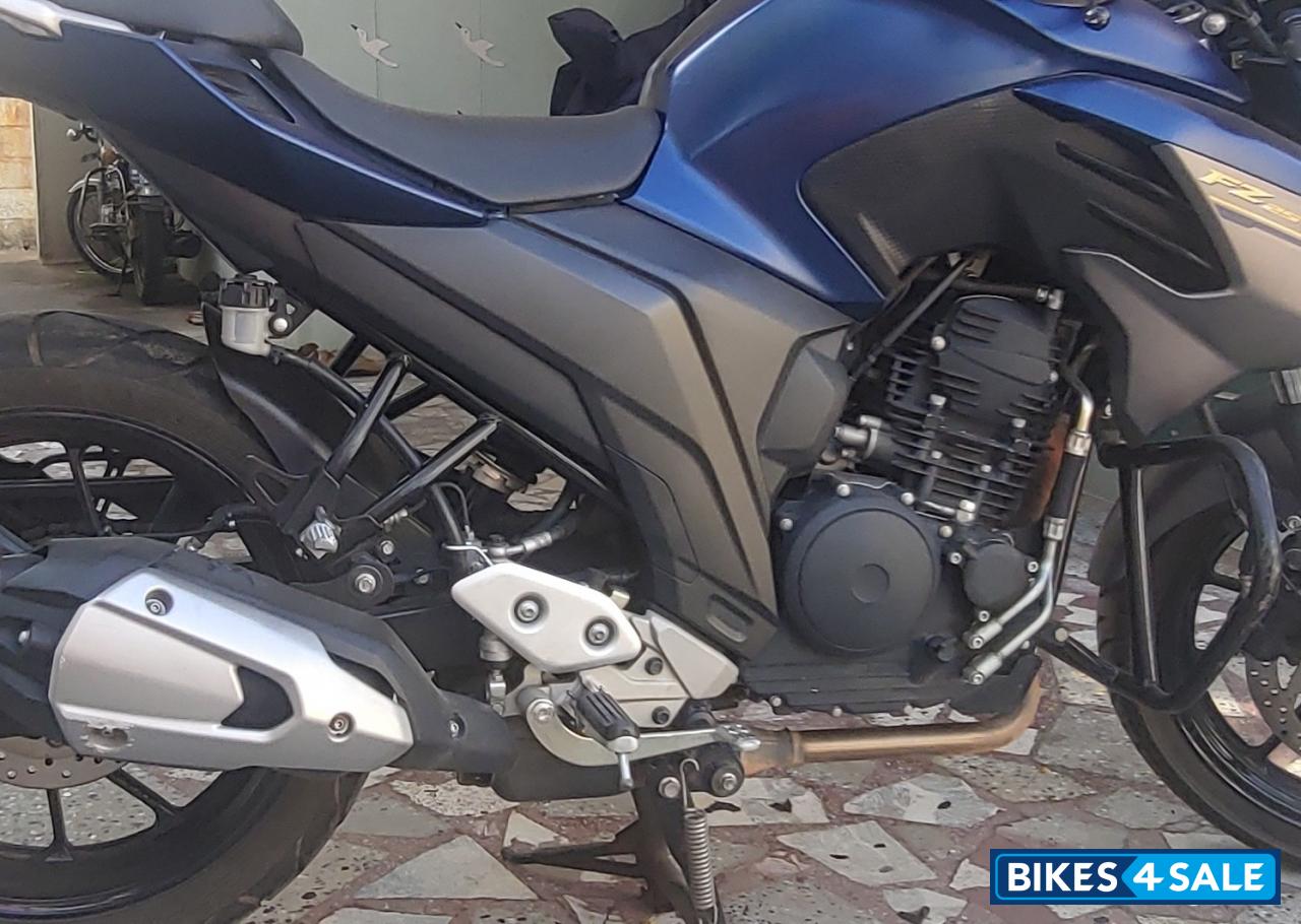 Yamaha FZ25