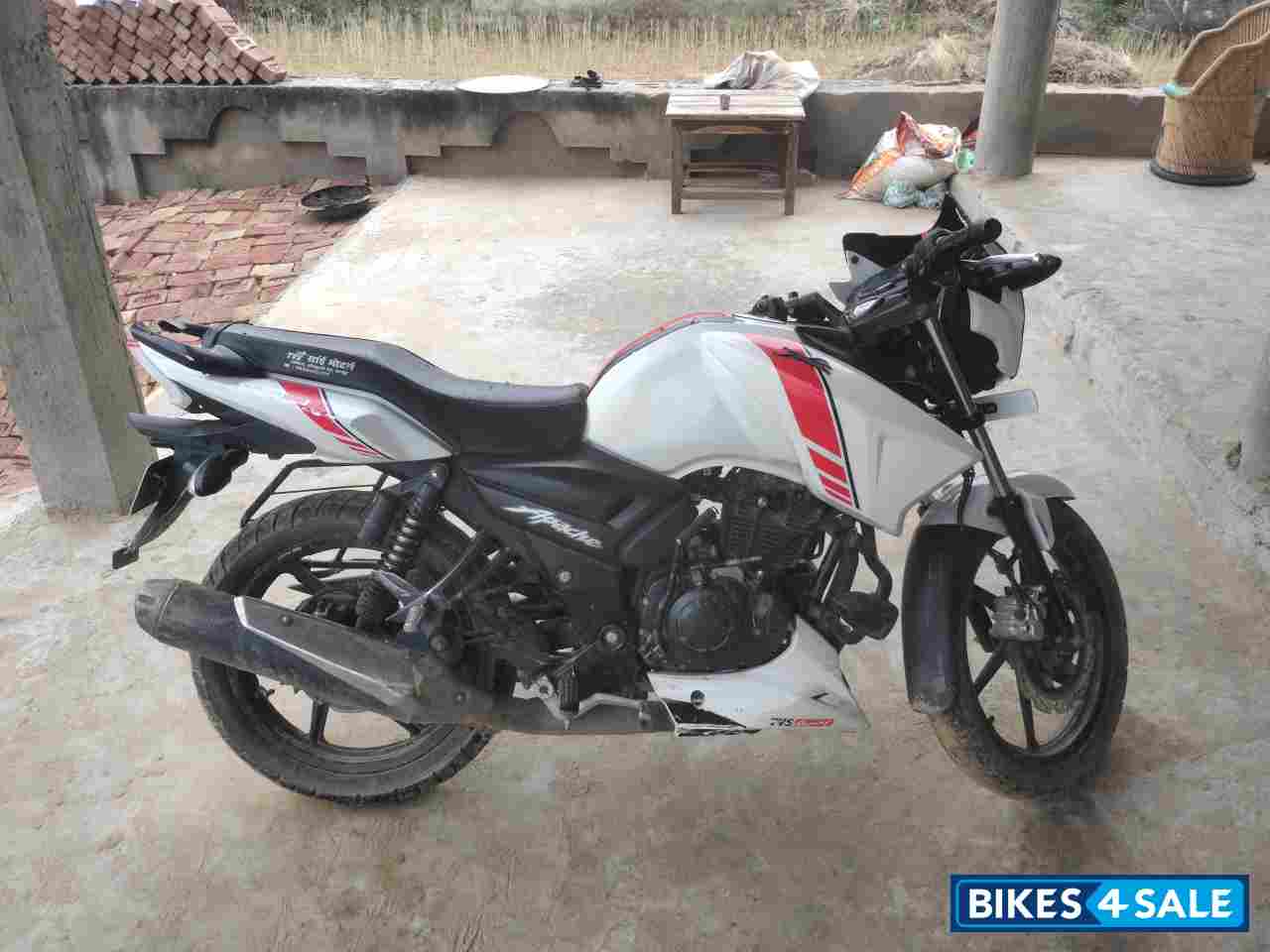 TVS Apache RTR 160 4V