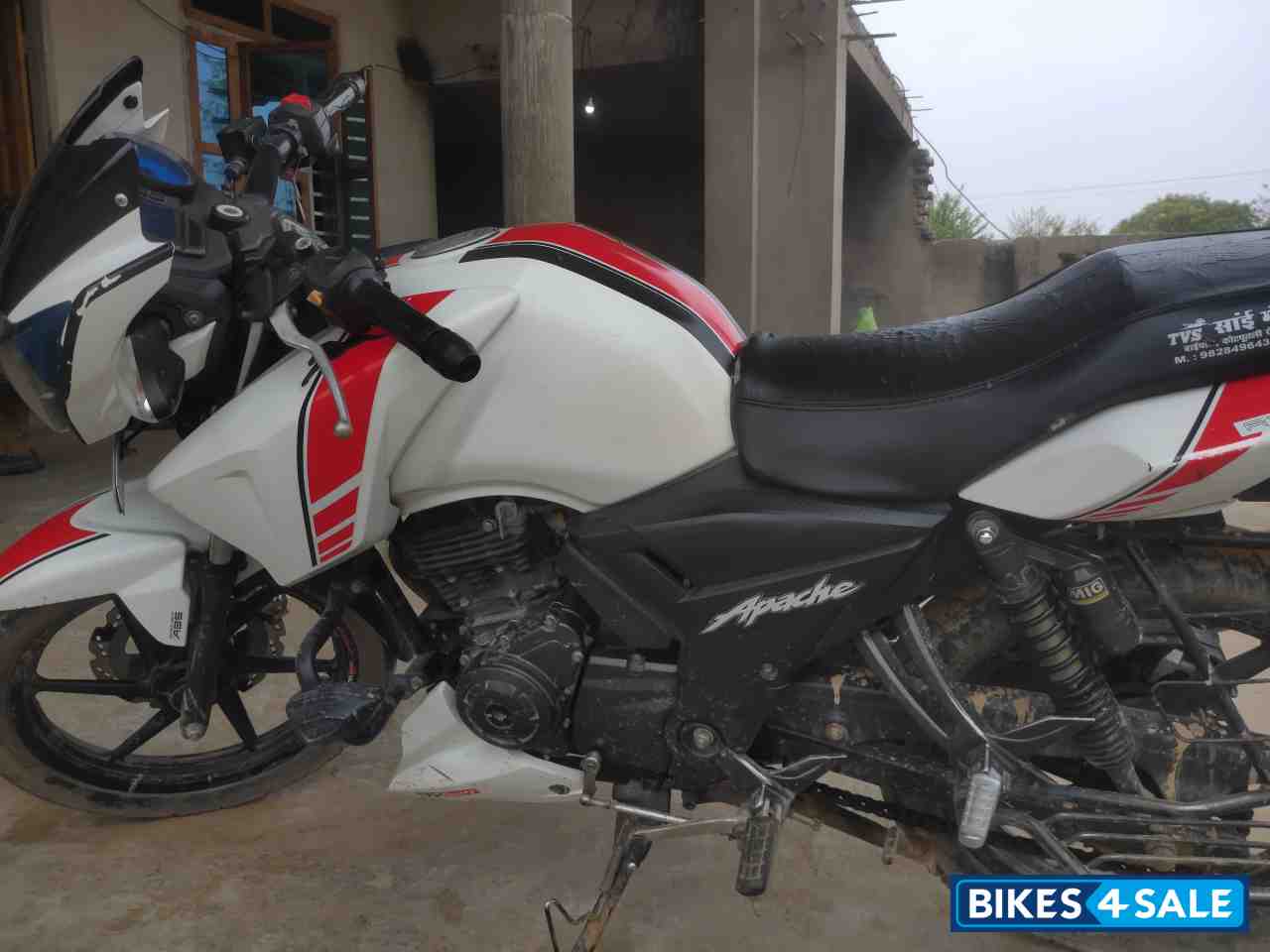 TVS Apache RTR 160 4V