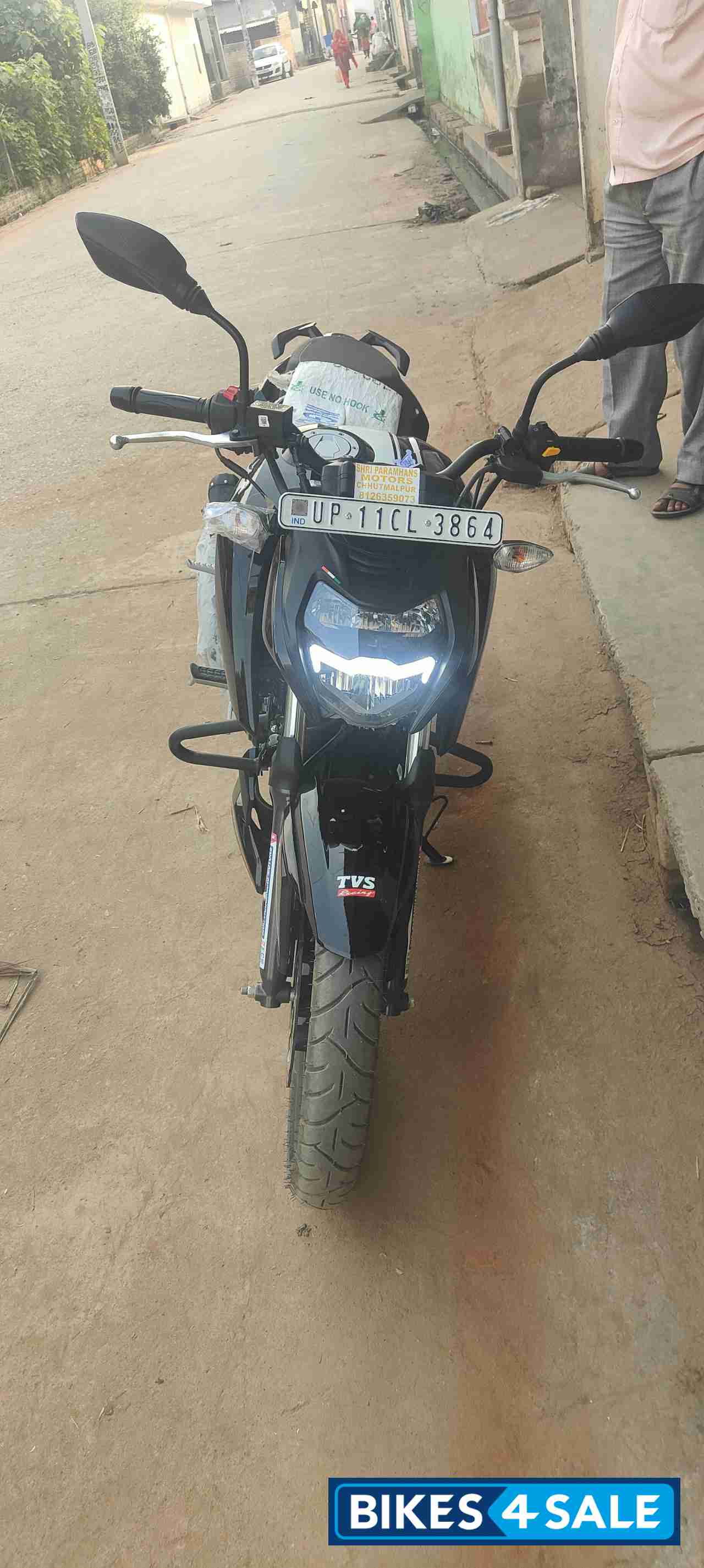 Black TVS Apache RTR 160 BS VI