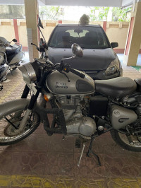 Gunmetal Grey Royal Enfield Classic Gunmetal Grey