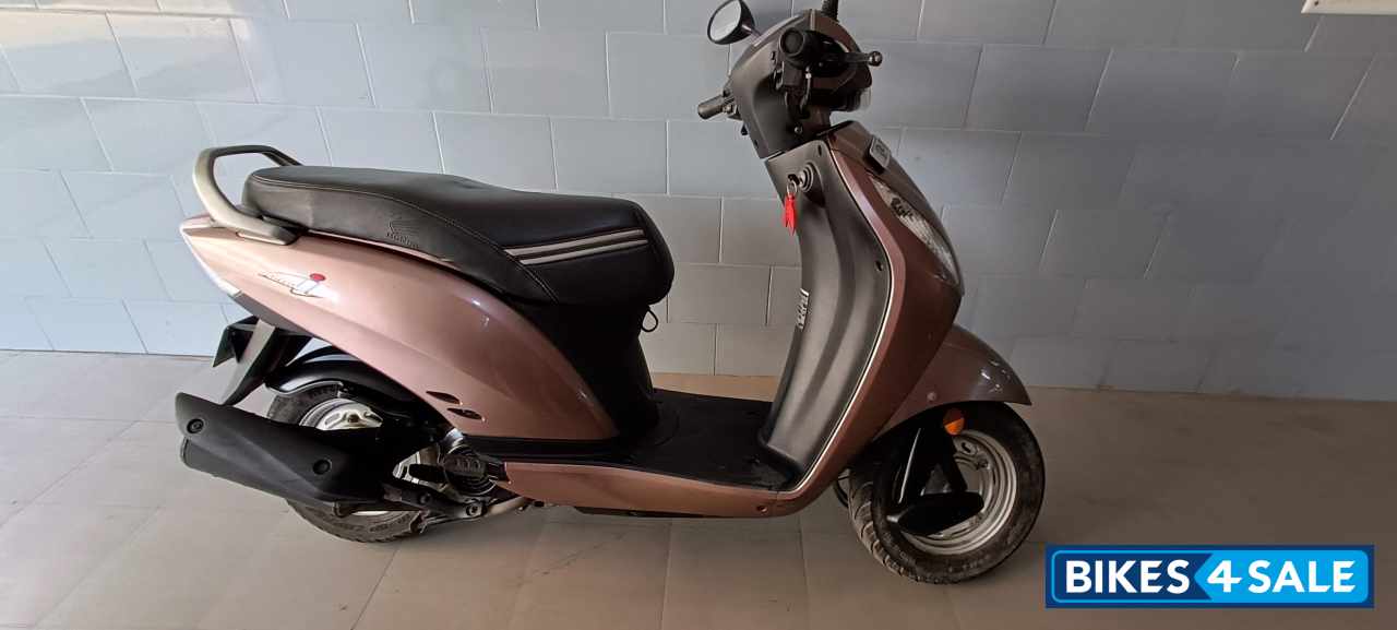 Rose Gold Honda Activa i