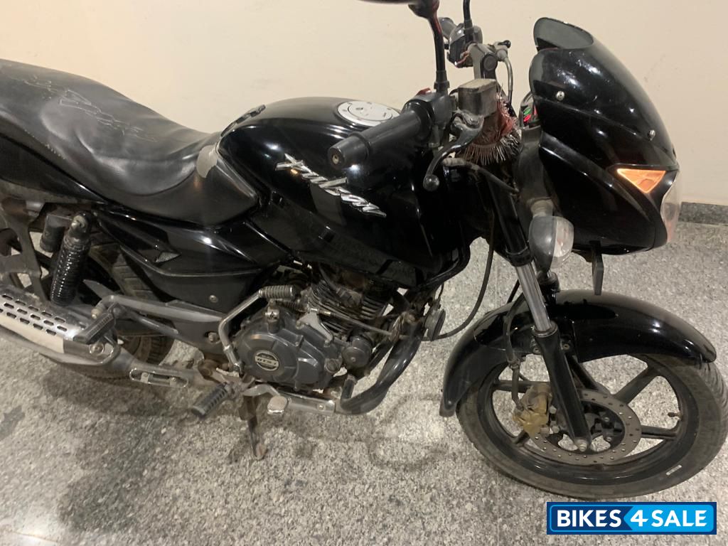Black Bajaj Pulsar 150