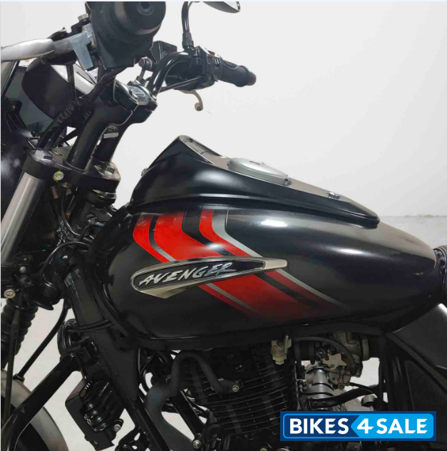 Bajaj Avenger Street 220