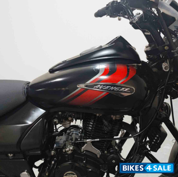 Bajaj Avenger Street 220