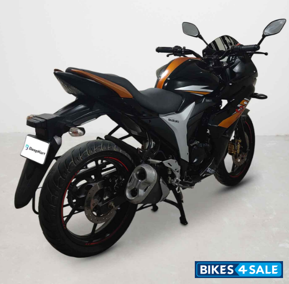 Suzuki Gixxer SF