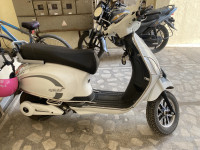 White Pure EV epluto 7G