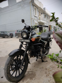 Bajaj Avenger Street 220 2017 Model