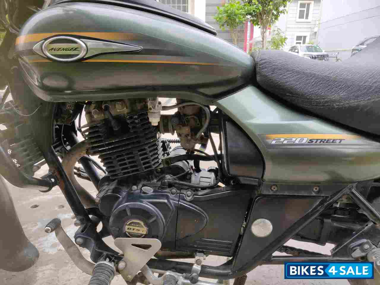 Olive Green Bajaj Avenger Street 220