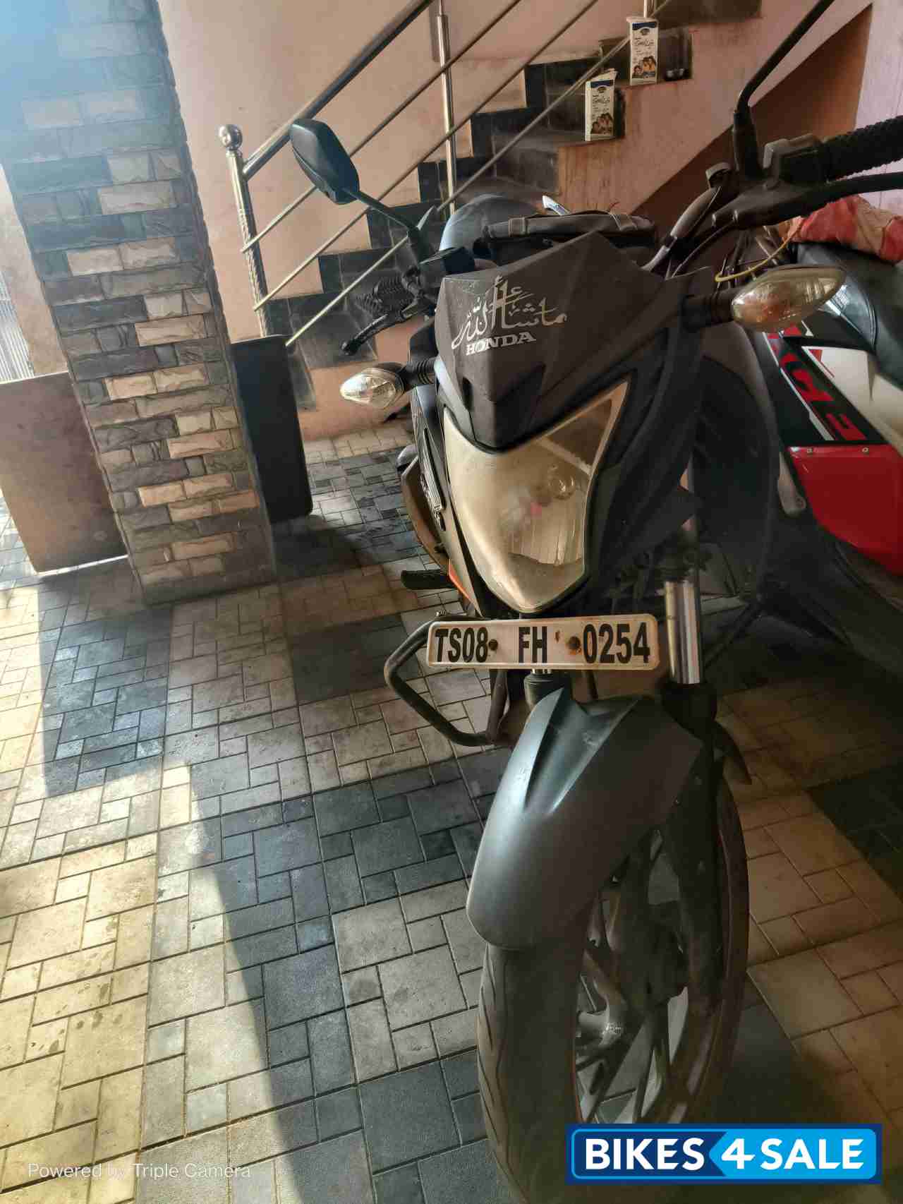 Mat Axis Grey Metallic Honda CB Hornet 160R