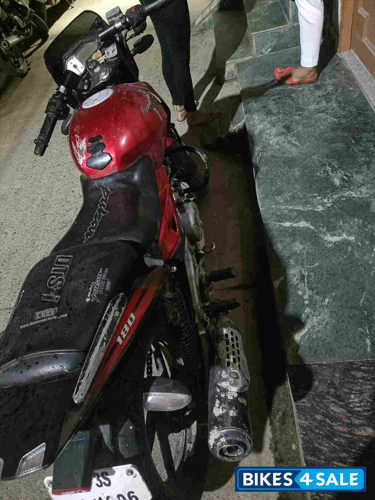 Wine Red Bajaj Pulsar 180