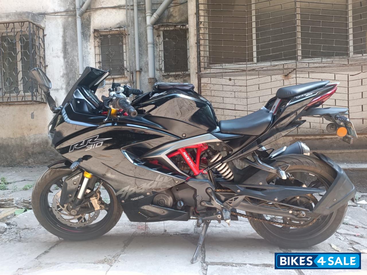 Black TVS Apache RR 310 Black TVS Apache RR 310