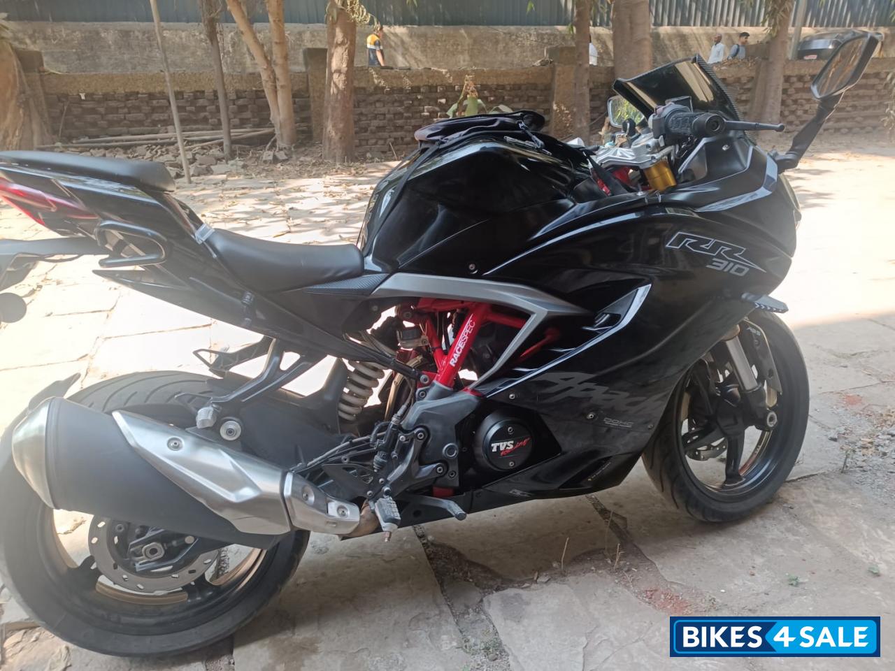 Black TVS Apache RR 310 Black TVS Apache RR 310