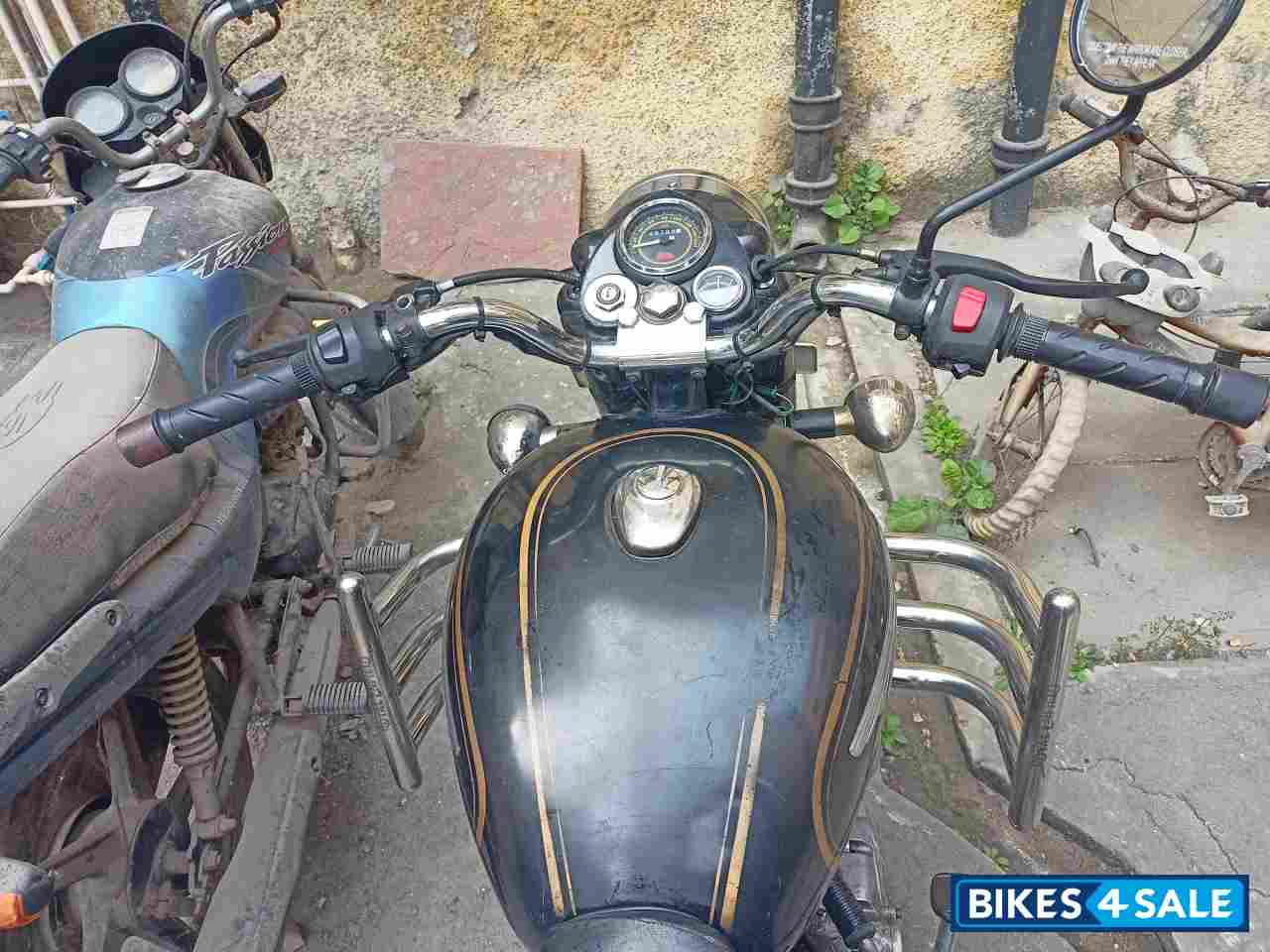 Black Royal Enfield Bullet Standard 350