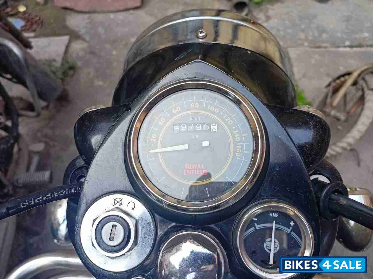 Black Royal Enfield Bullet Standard 350