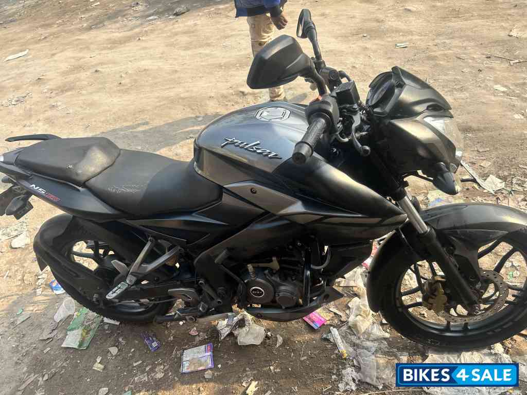 Gray Bajaj Pulsar NS 160