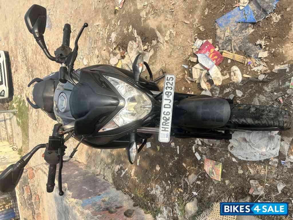 Gray Bajaj Pulsar NS 160