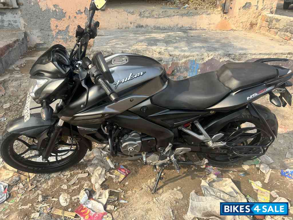 Gray Bajaj Pulsar NS 160