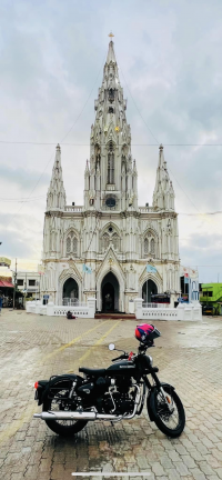 Royal Enfield Classic Stealth Black