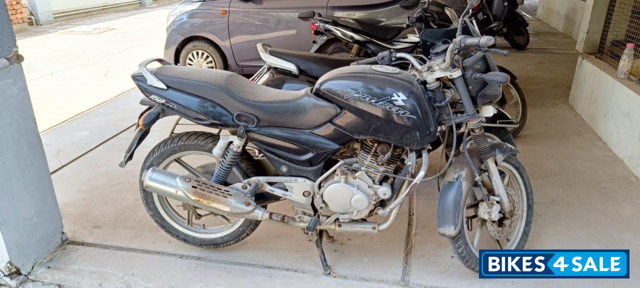 Black Bajaj Pulsar 150 DTSi
