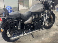 Silver Royal Enfield Meteor 350 Supernova