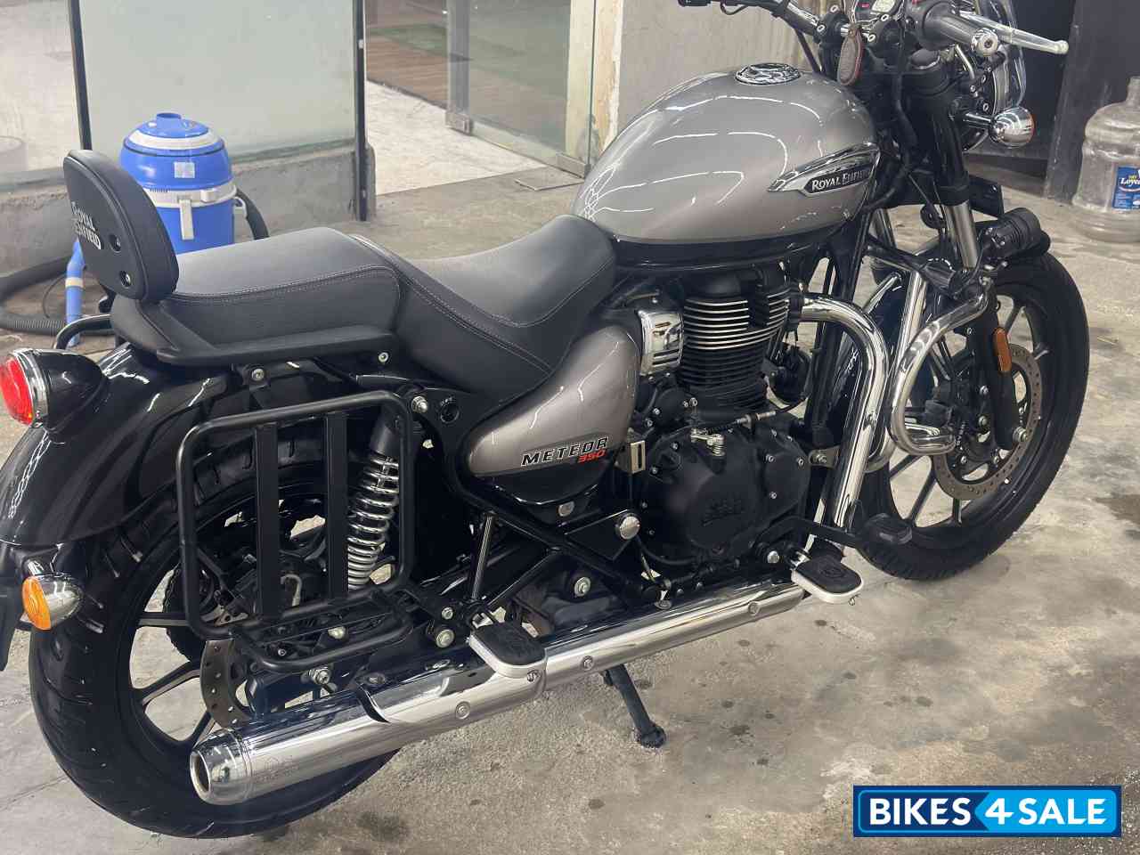 Silver Royal Enfield Meteor 350 Supernova