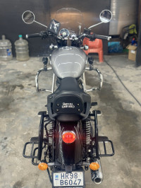 Silver Royal Enfield Meteor 350 Supernova