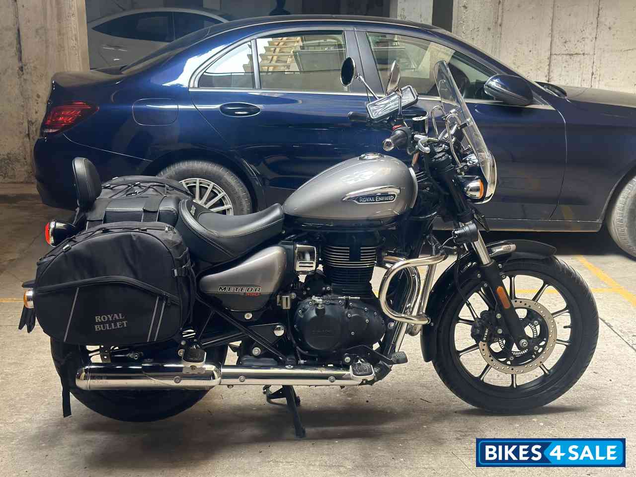 Silver Royal Enfield Meteor 350 Supernova