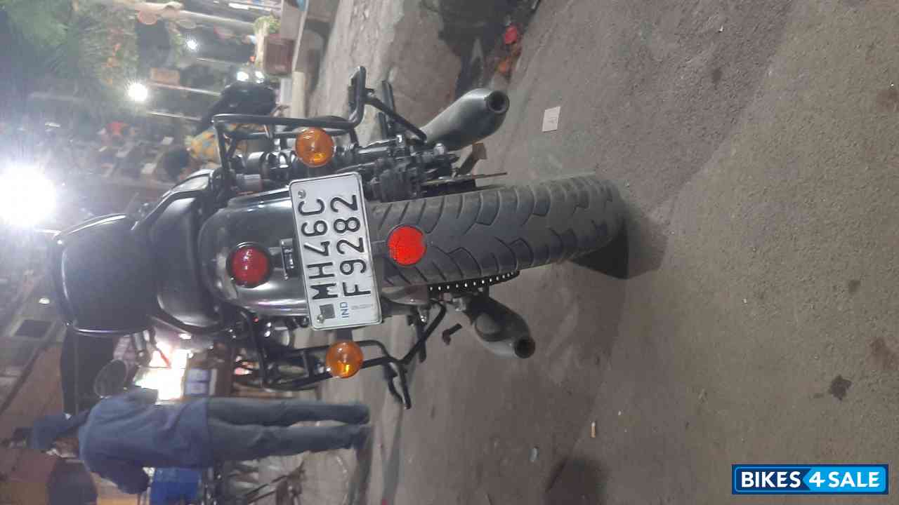 Yezdi Roadster Dark Yezdi Roadster Dark