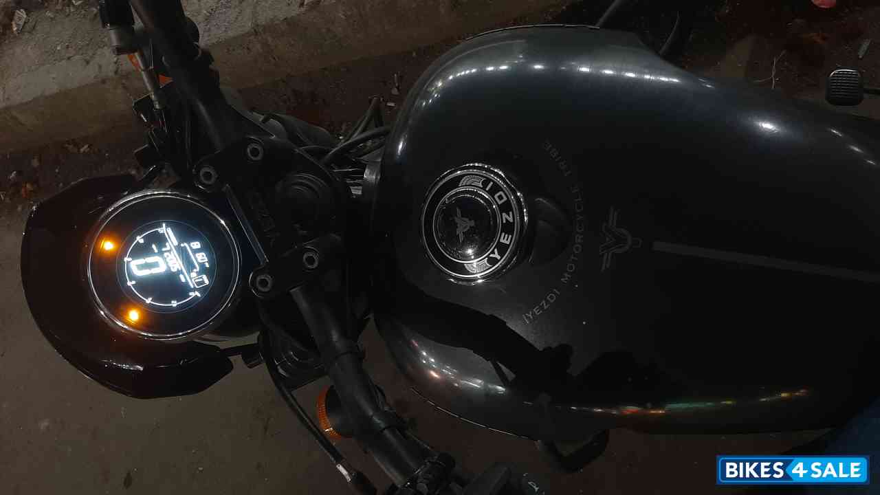 Yezdi Roadster Dark Yezdi Roadster Dark