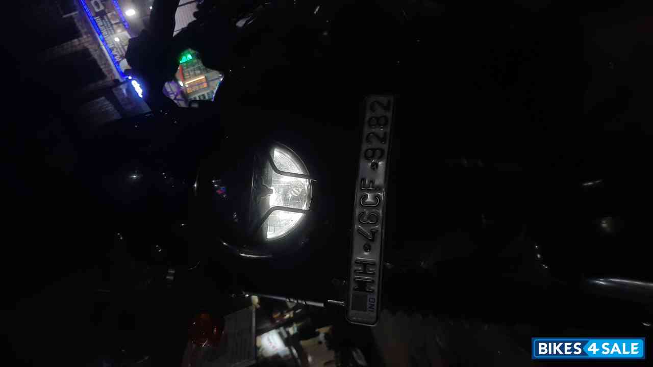 Yezdi Roadster Dark Yezdi Roadster Dark