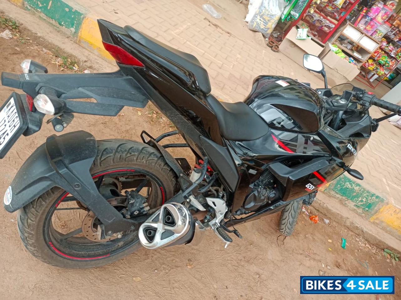Black And Red Suzuki Gixxer SF BS6