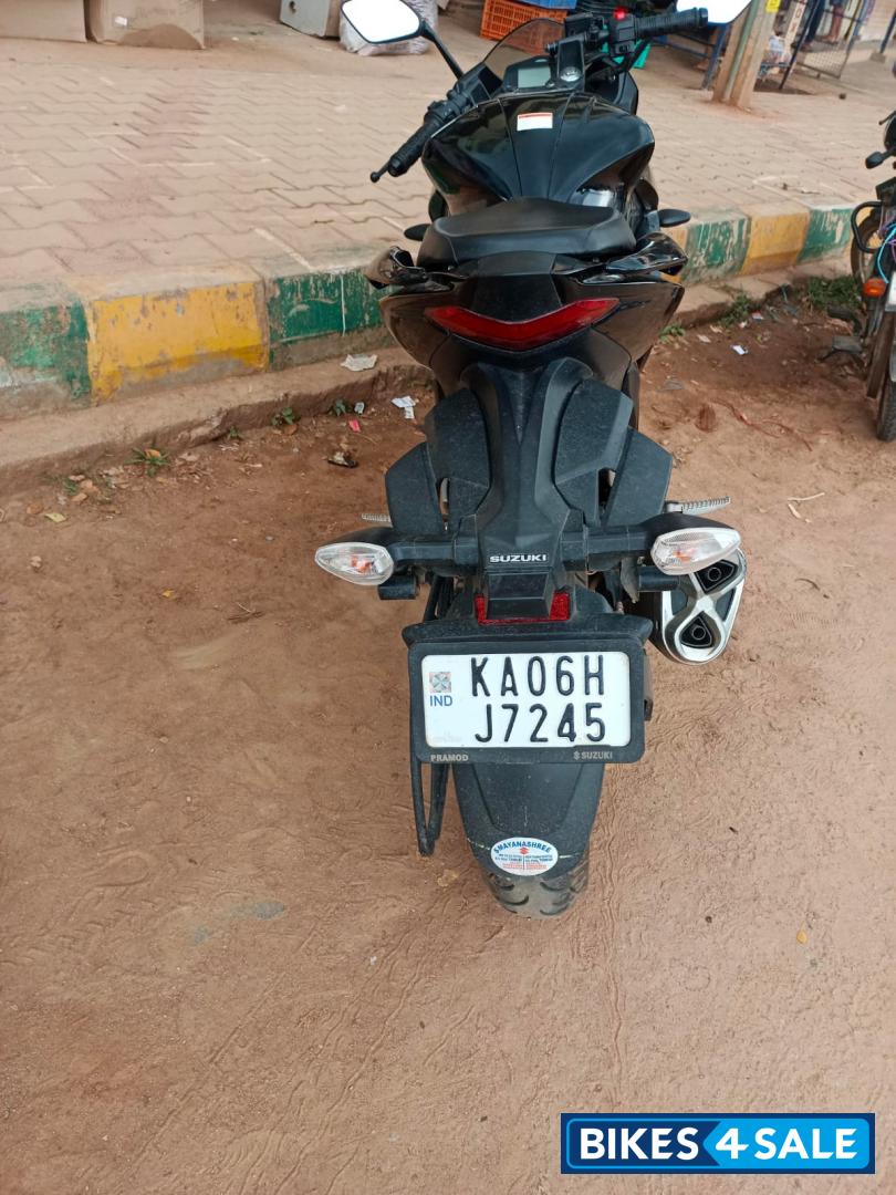 Black And Red Suzuki Gixxer SF BS6