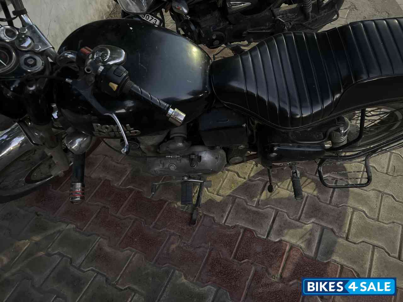 Black Royal Enfield Bullet 350 ES