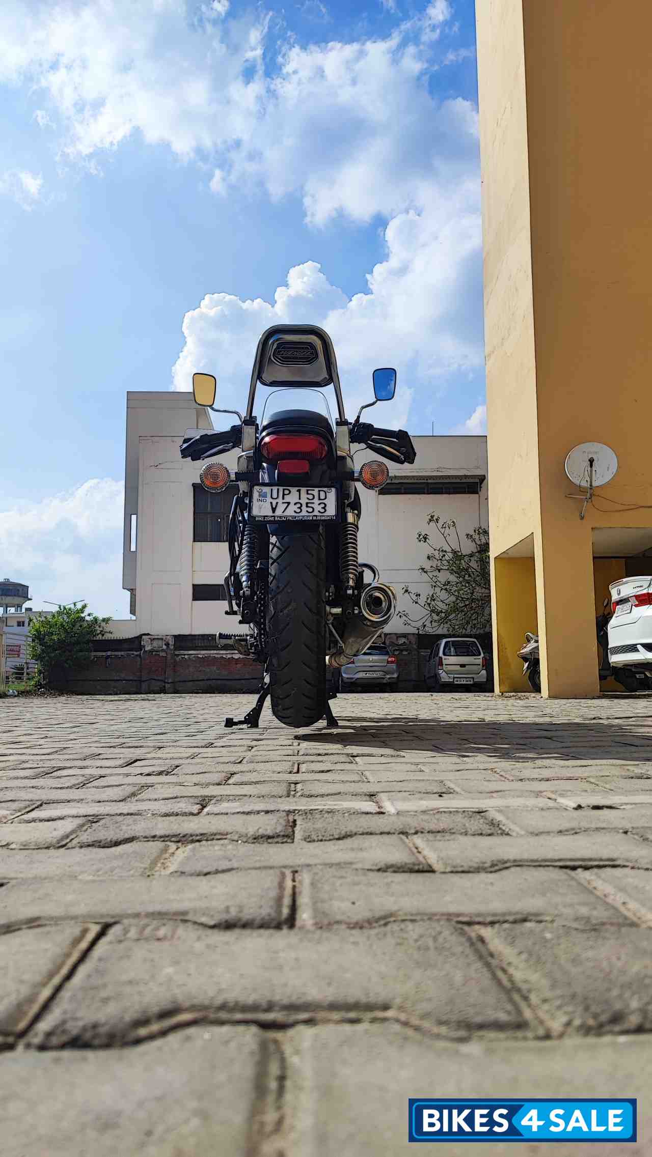 Auburn Black Bajaj Avenger Cruise 220 BS6