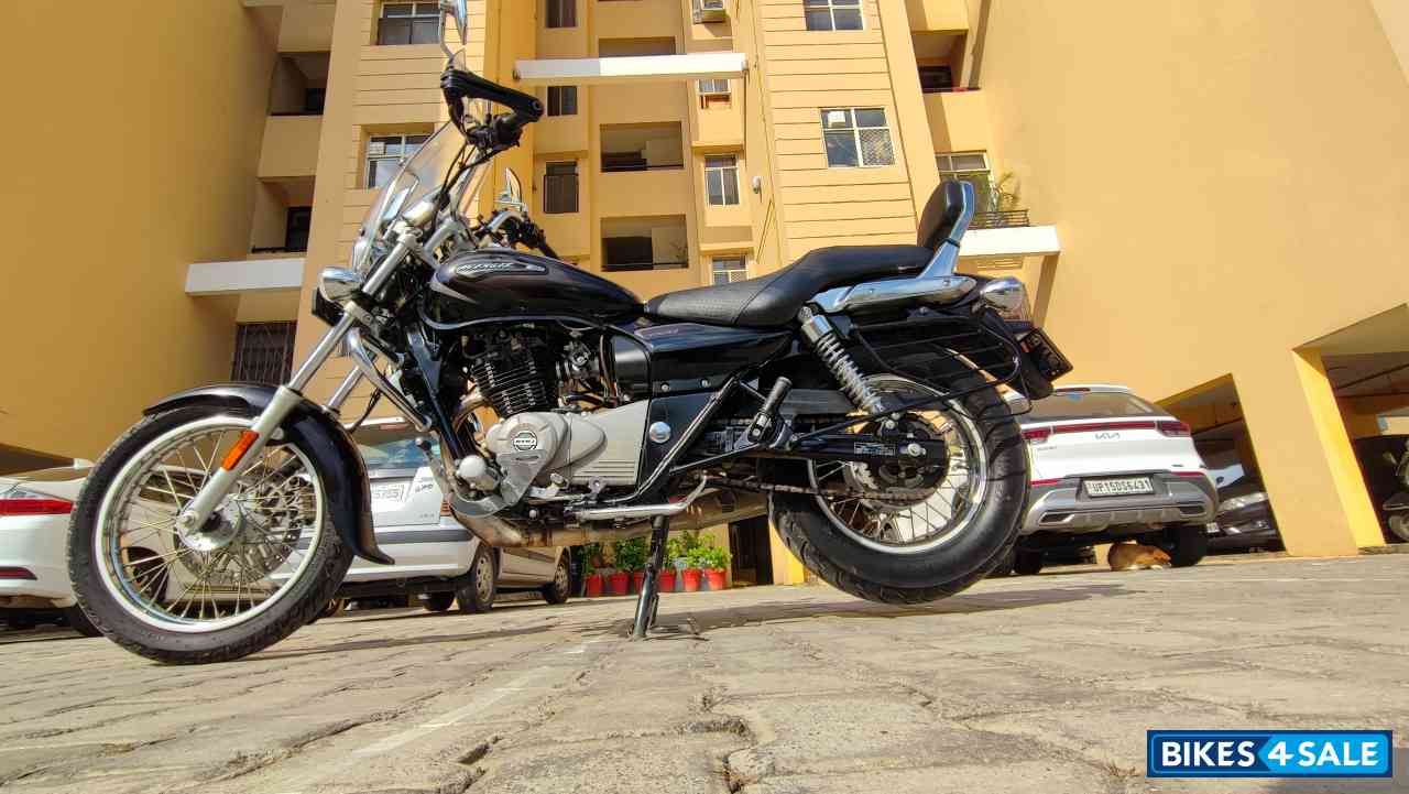 Auburn Black Bajaj Avenger Cruise 220 BS6