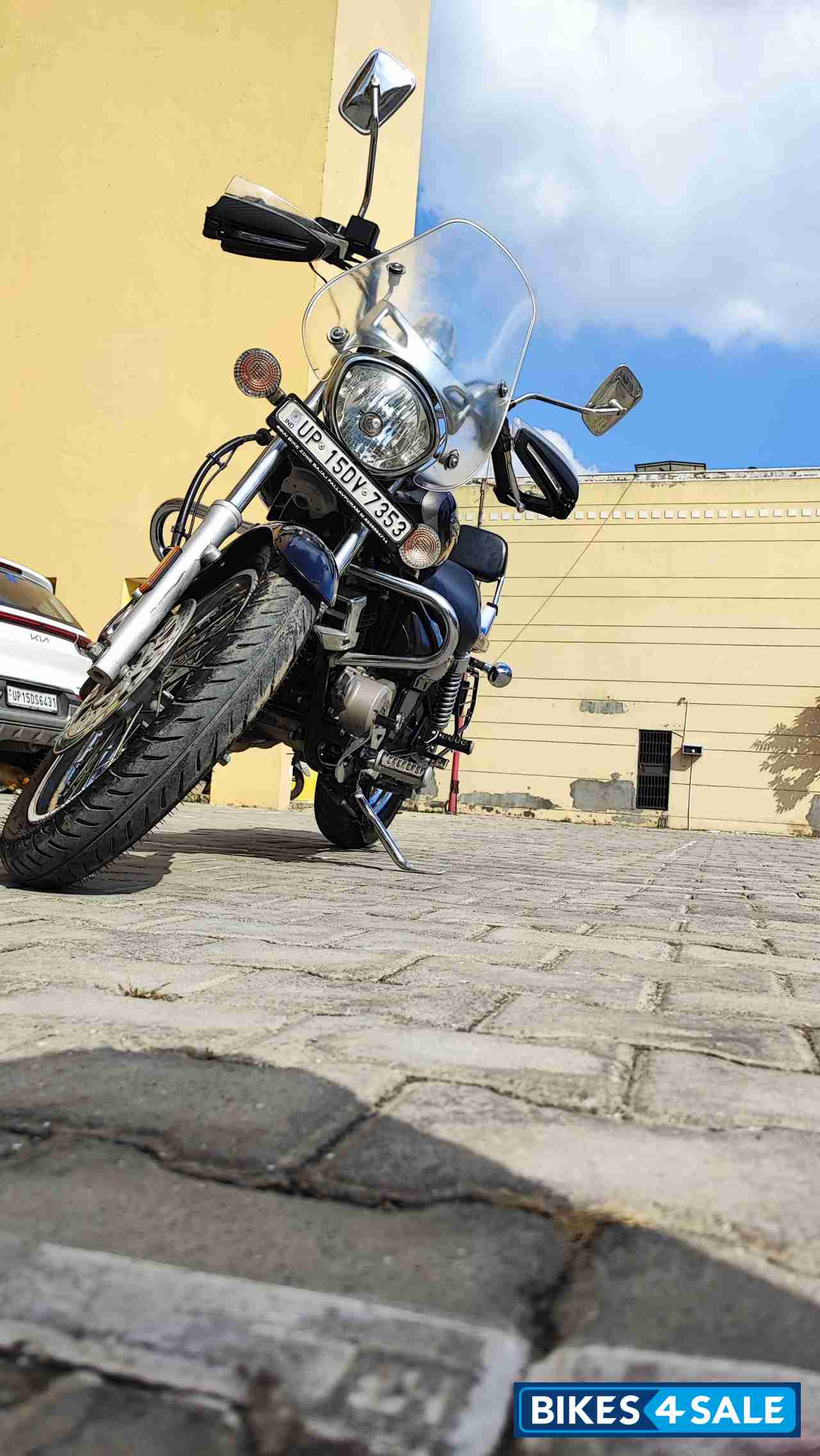 Auburn Black Bajaj Avenger Cruise 220 BS6
