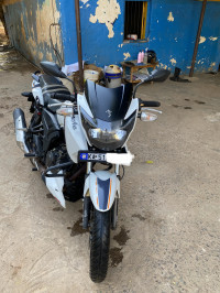 White TVS Apache RTR 160