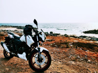 White TVS Apache RTR 160