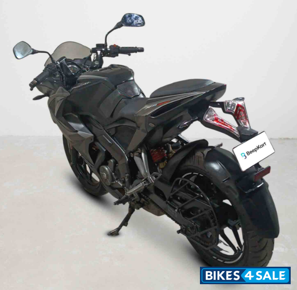 Bajaj Pulsar RS 200