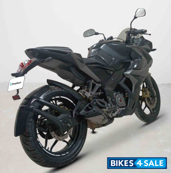 Bajaj Pulsar RS 200