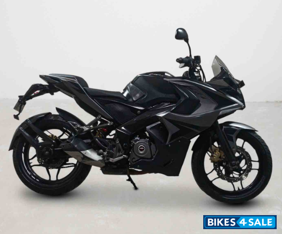 Bajaj Pulsar RS 200