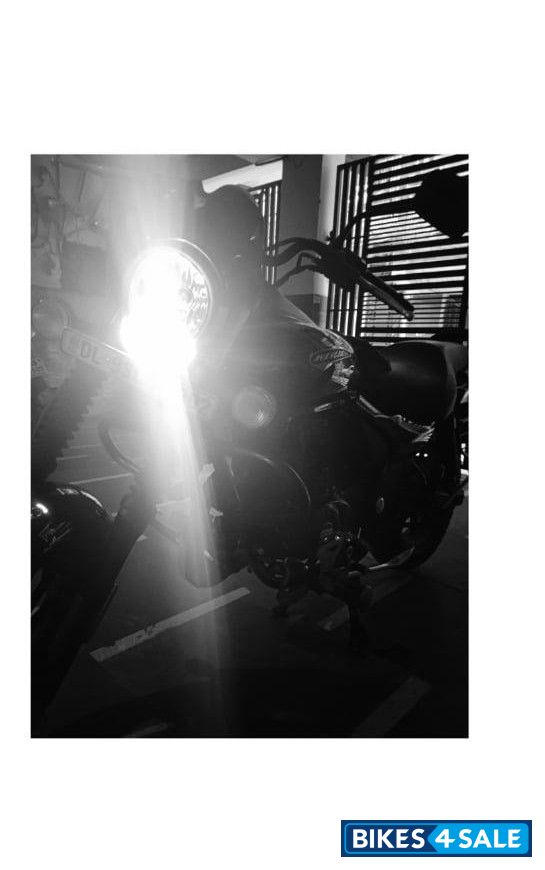 Ebony Black Bajaj Avenger Street 160 BS6