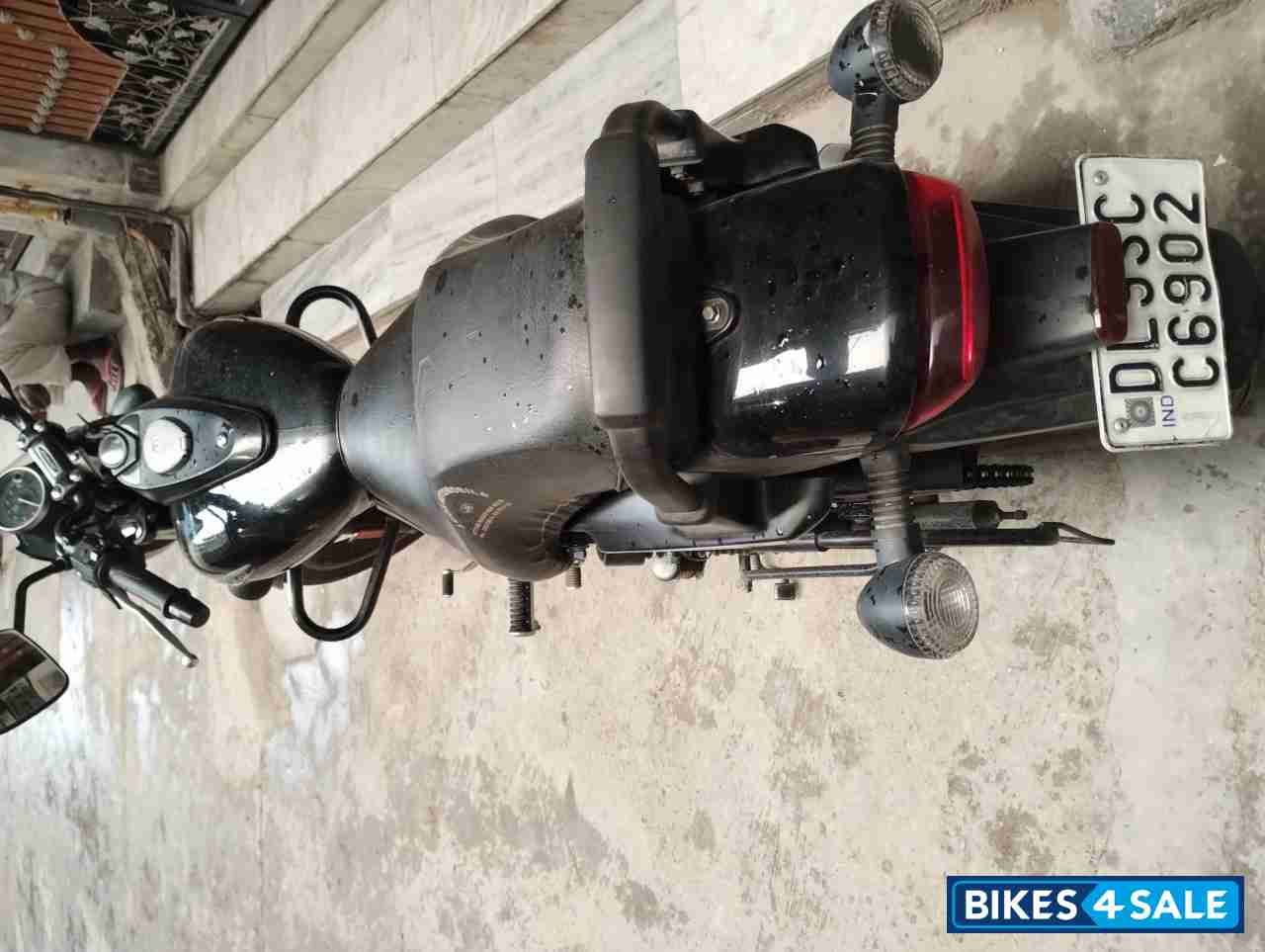 Ebony Black Bajaj Avenger Street 160 BS6