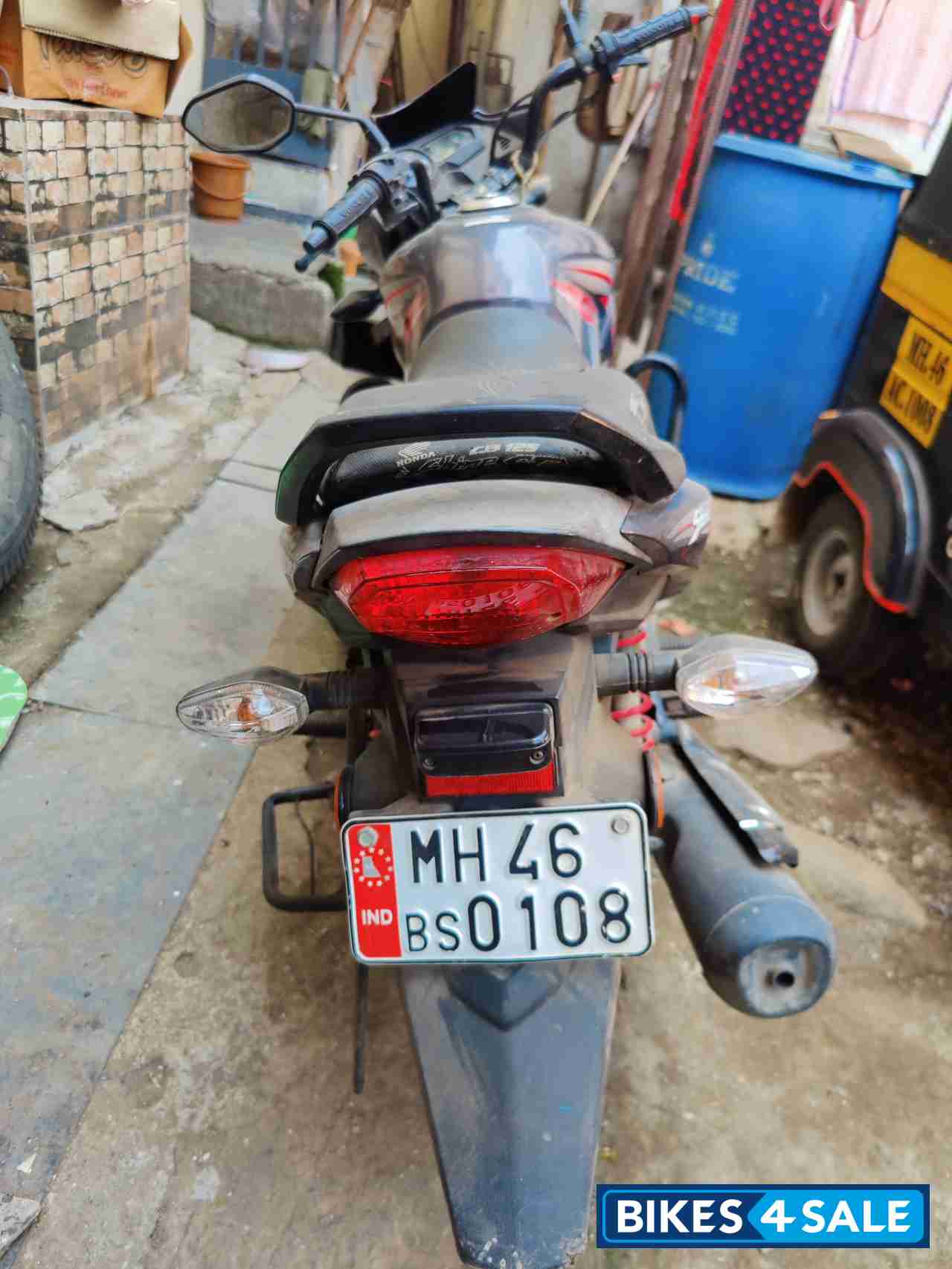 Grey Honda CB Shine SP