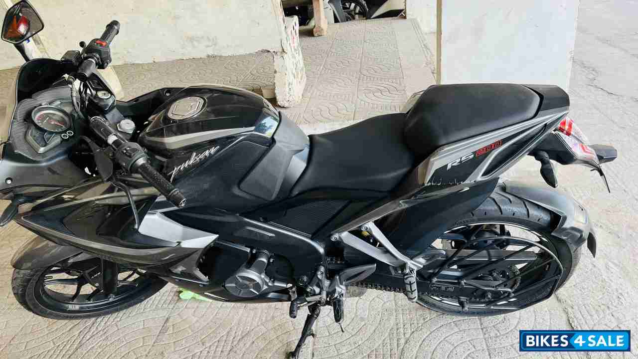 Graphite Black Bajaj Pulsar RS 200