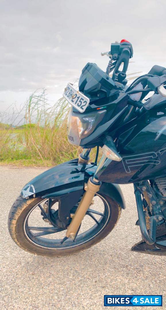 Black TVS Apache RTR 200 4V