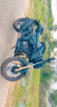 Black TVS Apache RTR 200 4V