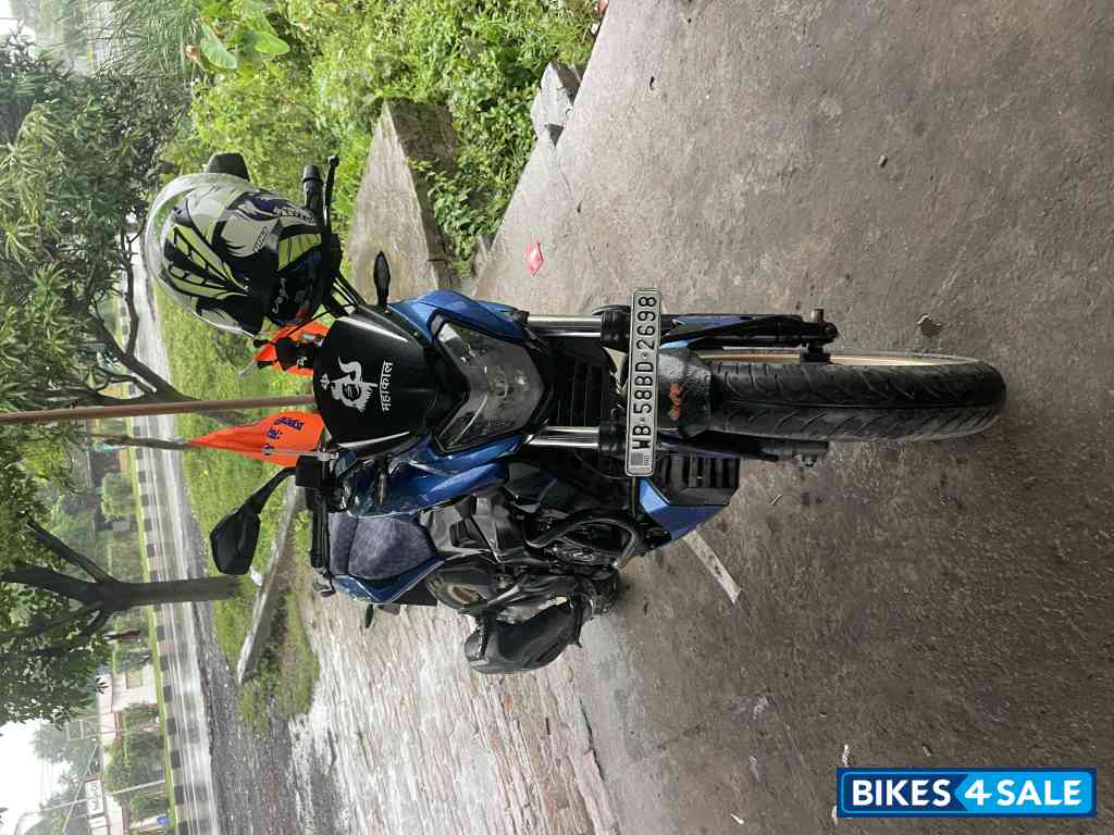 Blue Bajaj Dominar 400 Disc